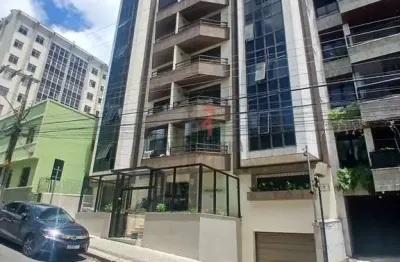 Localização imbatível | planta confortável | vaga privativa para tres carros