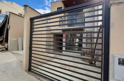 Casa com 2 quartos à venda na Rua Maria Aparecida Baessa Rispoli, 09, São Pedro, Juiz de Fora