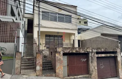 Sobrado amplo no coração do São Mateus – versatilidade, espaço e potencial de valorização