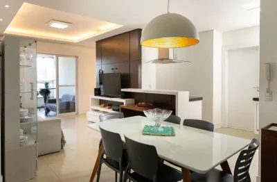 Apartamento no bom retiro: 2 quartos, 1 suíte, móveis sob medida, churrasqueira, piscina e mais!