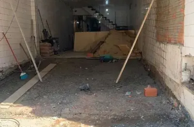 Prédio para alugar na Rua Camacam, 31, Vila Anastácio, São Paulo
