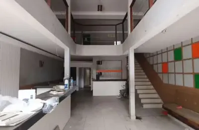 Prédio para alugar na Praça Herói da Força Expedicionária Brasileira, 136, Santana, São Paulo