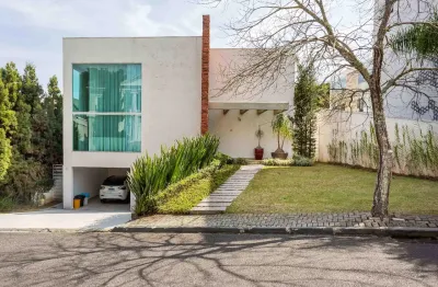 Casa em um dos condomínios mais desejados do campo comprido.