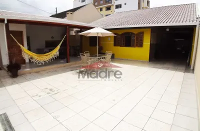 Casa com 4 quartos à venda na rua júlio eduardo gineste, 1458, santa quitéria, curitiba, 250 m2 por r$ 790.000