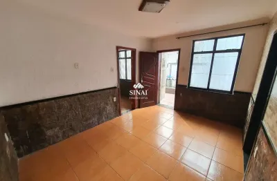 Casa com 2 quartos para alugar na rua jacui, 54, braz de pina, rio de janeiro por r$ 850