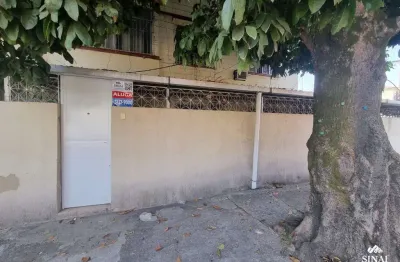 Casa em condomínio fechado com 2 quartos para alugar na canudos, 322, irajá, rio de janeiro por r$ 1.400