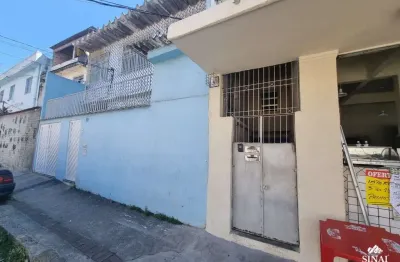 Casa com 2 quartos para alugar na barão do serro largo, 25, irajá, rio de janeiro por r$ 1.700