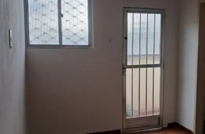 Kitnet / stúdio para alugar na estrada do barro vermelho, 951, rocha miranda, rio de janeiro por r$ 600