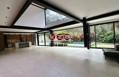 Casa de alto padrão a venda no Condomínio Chácara Flora em Valinhos-SP: 3 suítes e 450m² de requinte.