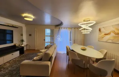 Casa com pátio | semimobiliado | 04 dorm | 03 banheiro | 03 vagas | 268m²