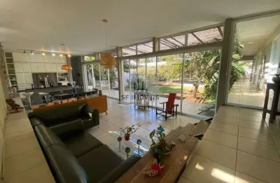 Ótima casa térrea de 422m², 4 suíte, mobiliada,locação ou venda no granja olga 2