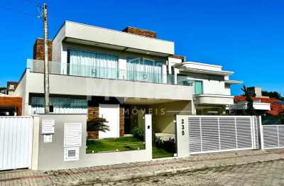 Casa 02 pavimentos, mobiliada e pronta para morar! 03 dorm, 219 m² de área construída. valor r$ 2.450.000,00. 50% de entrada, saldo em 36x corrigidas. faça sua proposta!