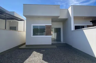 Casa Geminada Nova 02 Dormitórios à Venda em Tijucas - SC – Ideal para Moradia  Excelente oportunidade para quem busca conforto, praticidade e ótimo custo-benefício. Casa geminada nova, nunca habitada