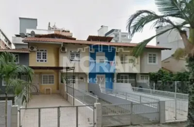 Sobrado duplex com dois dormitórios, bombas - bombinhas. á vista: r$750.000,00