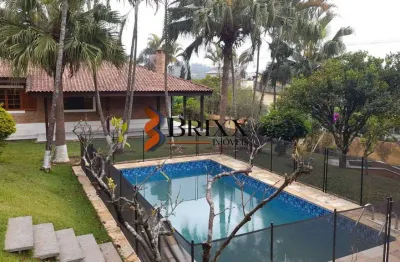 Ampla casa condomínio com 03 quartos á venda -cond. Arujá clube -arujá