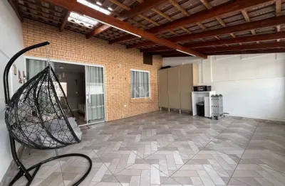 Casa em condomínio fechado com 2 quartos à venda na quintino bocaiúva, 448, campo pequeno, colombo por r$ 319.500