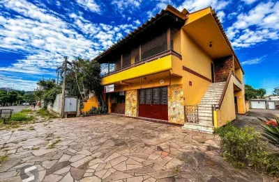 Casa de 3 dormitórios, 1 suíte, garagem fechada, churrasqueira, no bairro cavalhada porto alegre/rs