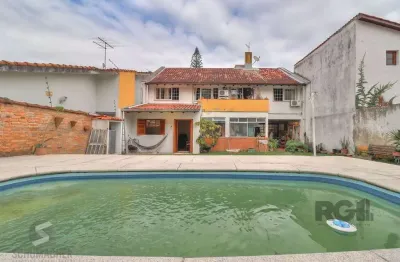 Casa a venda composta de 4 dormitórios no bairro jardim isabel em porto alegre