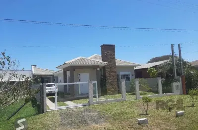 Casa de 3 quartos - 1 suite - amplo living - banheiro social - balneário são paulo - arroio do sal