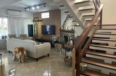 Casa com 4 quartos à venda na Rua Porto Calvo, 294, Ipanema, Porto Alegre