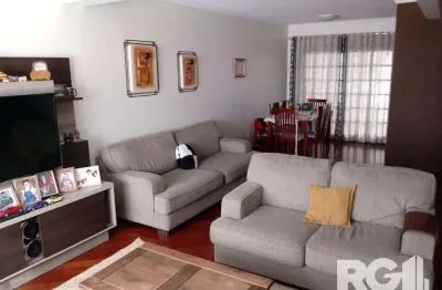 Casa com 3 quartos à venda na Rua Professora Thereza Noronha, 100, Espírito Santo, Porto Alegre