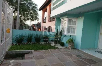 Casa em porto alegre, no bairro espirito santo, com 4 dormitório(s), e 4 banheiros, à venda.