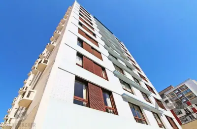 Apartamento de três quartos, suíte e uma vaga de garagem no bairro independência em porto alegre.