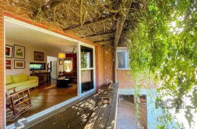 Casa com 3 quartos à venda na Rua Fernando Osório, 1630, Teresópolis, Porto Alegre