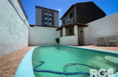 Casa com 3 quartos à venda na Rua Enfermeiro Ventura, 328, Vila Nova, Porto Alegre