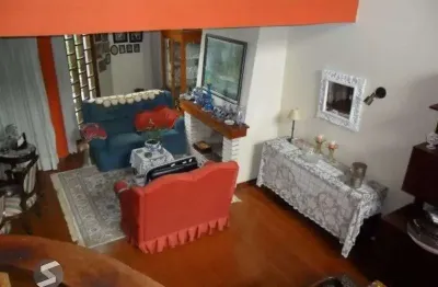 Casa para venda - 290m², 3 dormitórios, sendo 1 suites, 3 vagas - nonoai