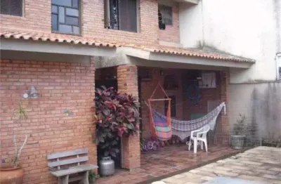 Casa para venda - 238m², 4 dormitórios, sendo 1 suites, 2 vagas - medianeira