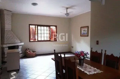 Casa para venda - 250m², 5 dormitórios, sendo 3 suites, 2 vagas - ipanema