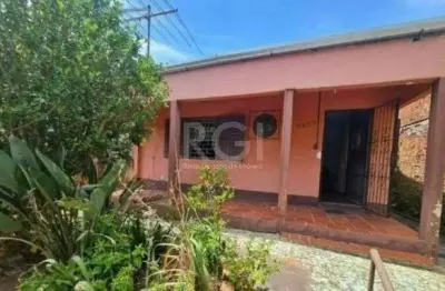 Casa em porto alegre, no bairro tristeza, com 2 dormitório(s), e 2 banheiros, à venda.