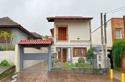 Casa em porto alegre, no bairro tristeza, com 3 dormitório(s), e 3 banheiros, à venda.