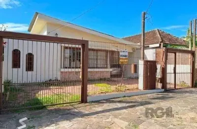 Casa em porto alegre, no bairro ipanema, com 4 dormitório(s), e 4 banheiros, à venda.