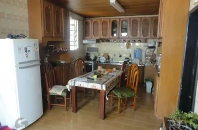 Casa para venda - 250m², 4 dormitórios, sendo 1 suites, 2 vagas - petrópolis