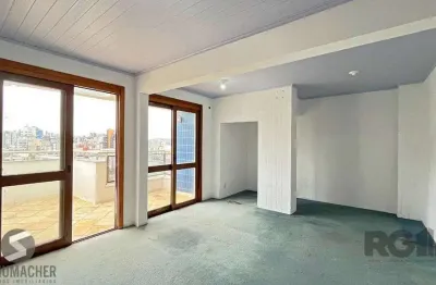 Cobertura de 1 dormitório com uma vaga de garagem no bairro independência em porto alegre