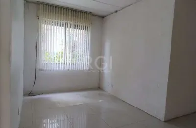 Apartamento com 3 dormitórios, 1 banheiro social e 1 vaga/box