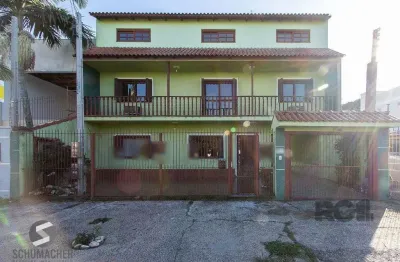 Sobrado com 3 quartos e 5 banheiros próximo ao canoas shopping