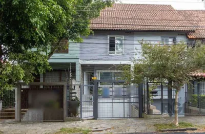 Sobrado com 148,45m², com 2 quartos, suíte, área gormet, vista para o guaíba, na vila conceição.