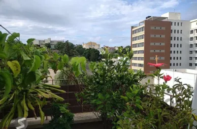 Cobertura, com 138,94m², 2 dormitórios, área gourmet, 5 min do barra shopping sul.