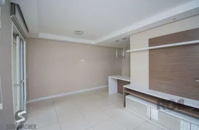 Apartamento com 3 dormitórios, 1 vaga escriturada e pátio privativo no bairro humaitá