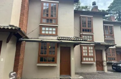 Sobrado de alvenaria em condominio no bairro nobre de gramado