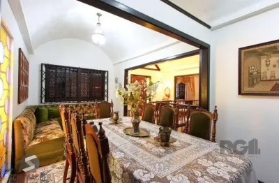 Casa com 5 quartos à venda na Rua Conselheiro Xavier da Costa, 3361, Ipanema, Porto Alegre
