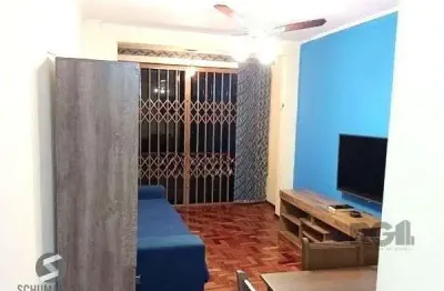 Apartamento de 2 dormitórios e vaga no jardim floresta desocupado