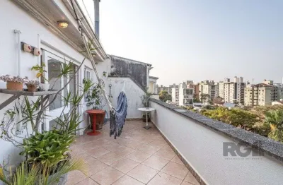 Cobertura no bairro tristeza de 2 dormitórios e vaga desocupada