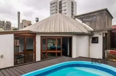 Cobertura no bairro petrópolis de 2 dormitórios 2 vagas e piscina