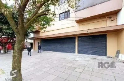 Libertas imobiliária aluga loja na av. assis brasil com 530m²-passo d`areia