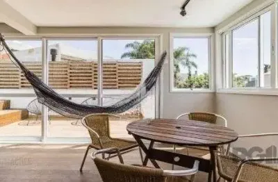 Casa em condomínio de 3 dormitórios e 2 vagas no bairro chácara das pedras