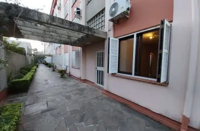 Apartamento térreo, 2 dormitórios. 2 banheiros, demais peças, menino deus
